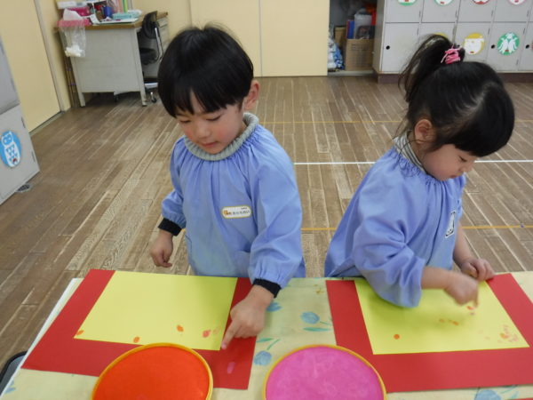 ひまわり組 指スタンプ制作あそび 赤坂台こども園 園日記